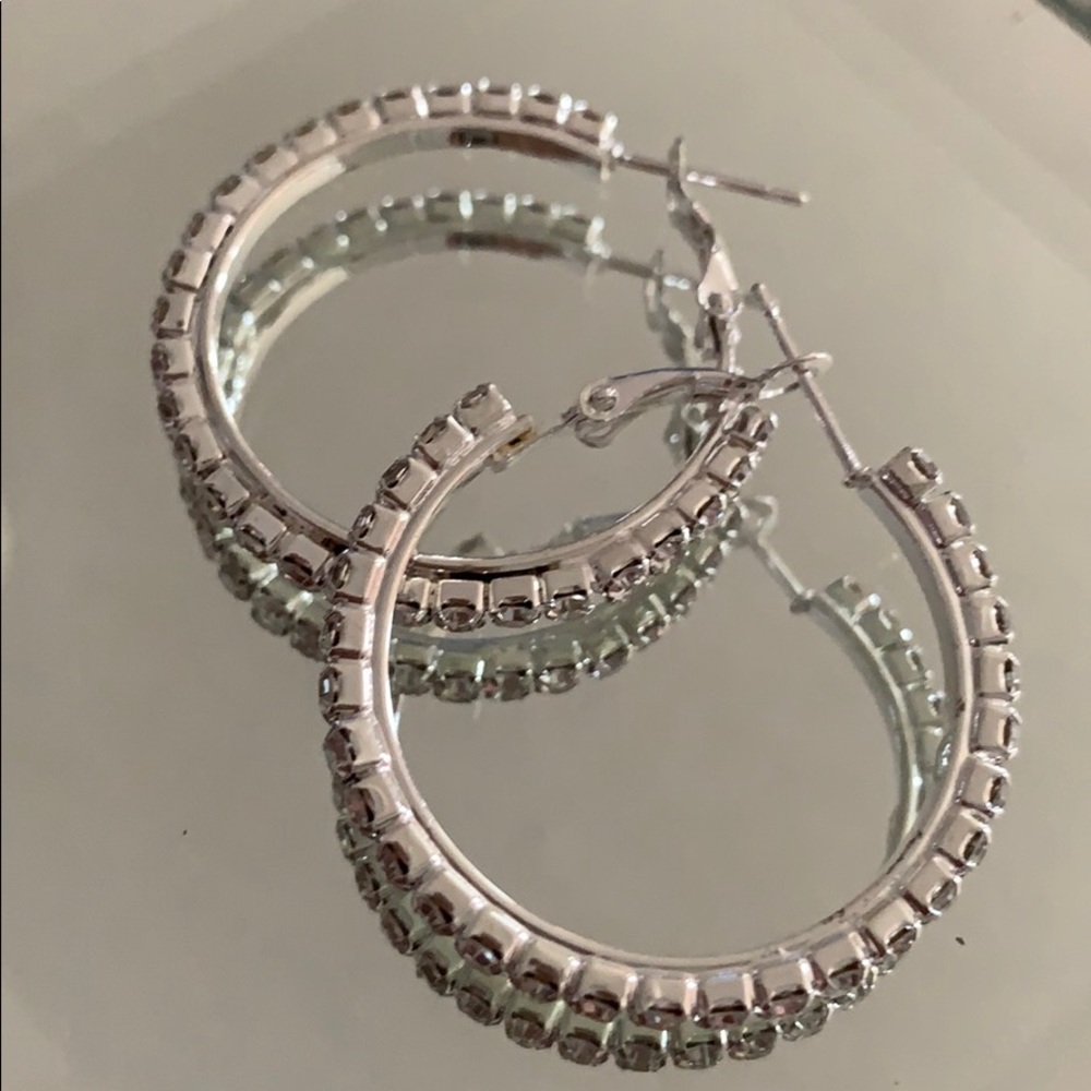 New Hoop Earrings These are nice! CAN BUY FOR LESS IF BUNDLING - Picture 3 of 3